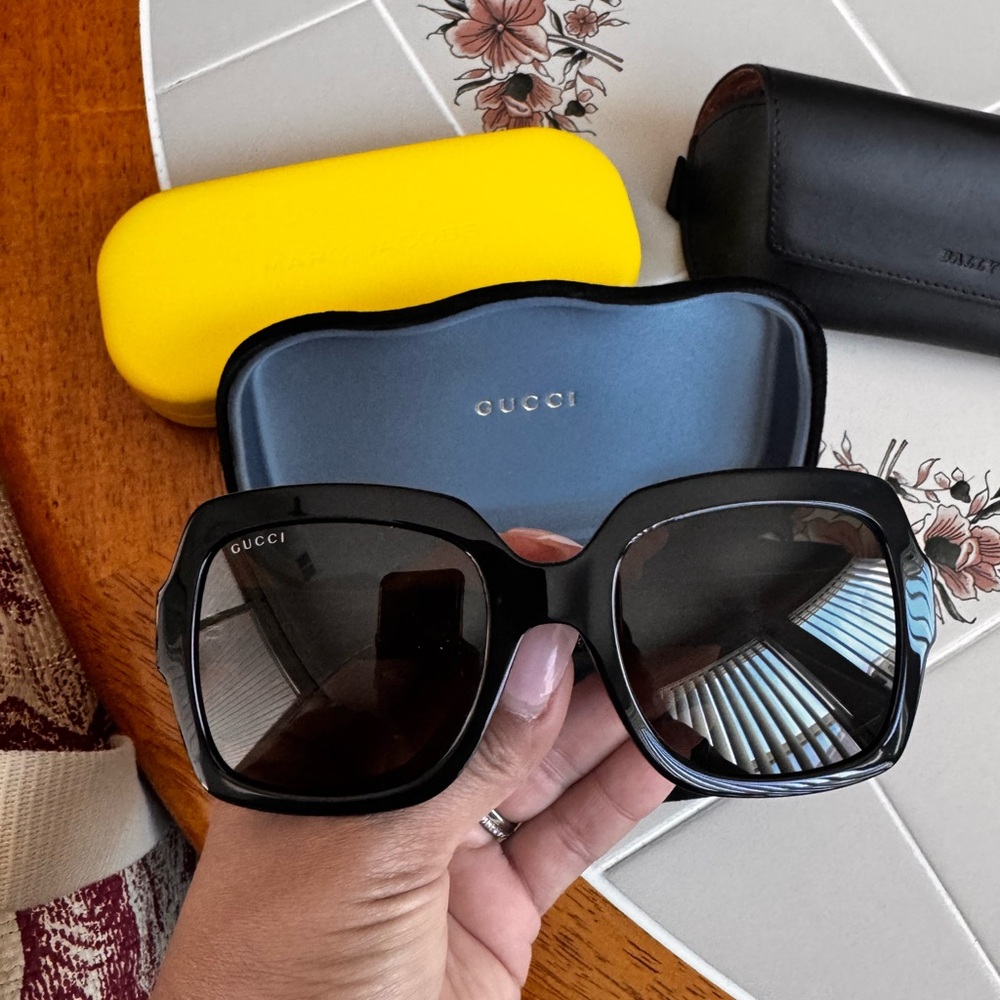 New Gucci Oversized Black Sunglasses Style GG0036SN - Picture 4 of 8